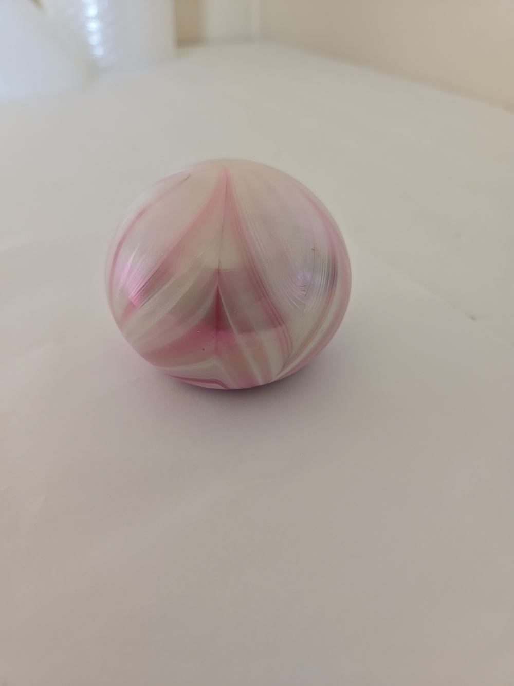 Gibson Pink Feather Pulled 1987 Paperweight - Picture 5 of 5